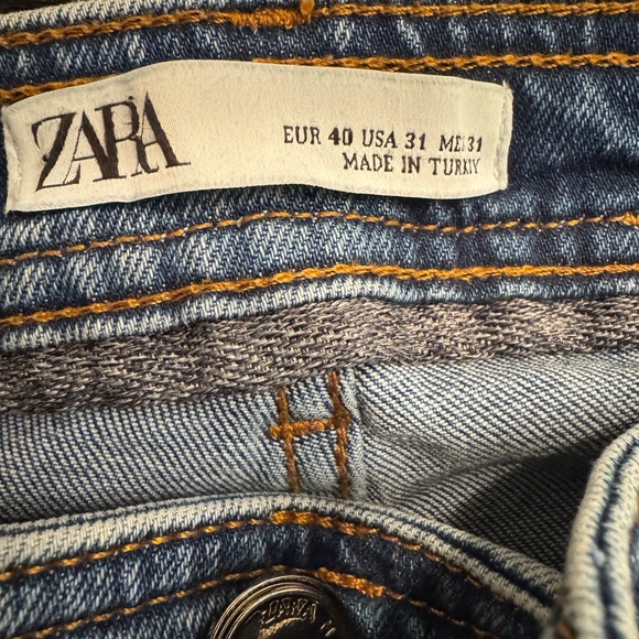 Zara jeans. Worn twice. Mint condition. Waist size 31. - Picture 2 of 4